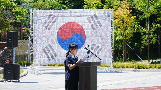 태백중학교, 전교생이 참여한 전몰학도병 추모제… 학도병의 희생과 호국정신 되새겨…