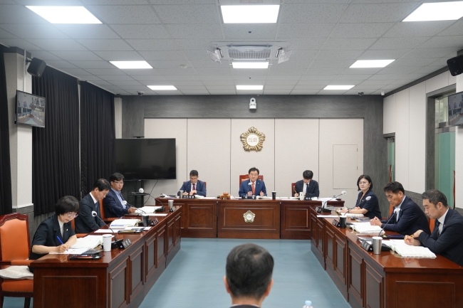“어르신 시내버스 무료 이용 신청률 저조”