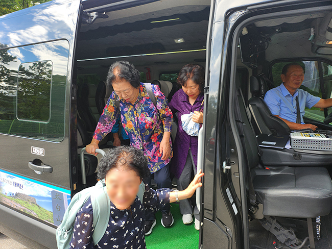 태백시, 성인문해교실 학력인정반 통학차량 운행 지원